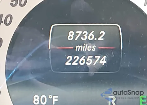 2015 Mercedes-Benz E 350 z USA, uszkodzony, nr VIN WDDHF5KB4FB128466